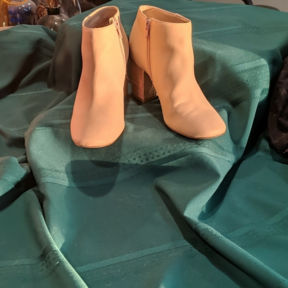 Katy Perry booties - Picture 7 of 8